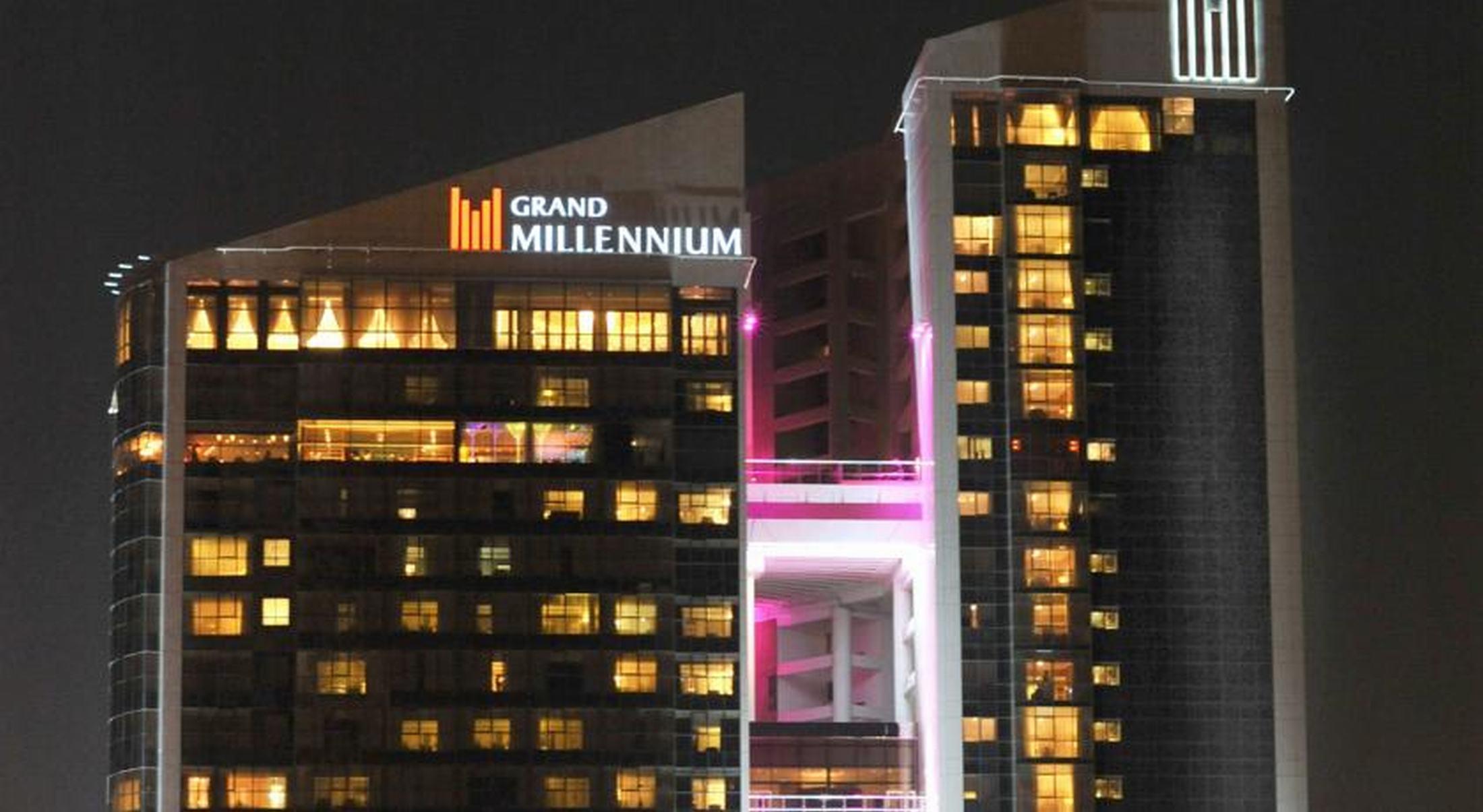 Hotel Grand Millennium Dubai Esterno foto